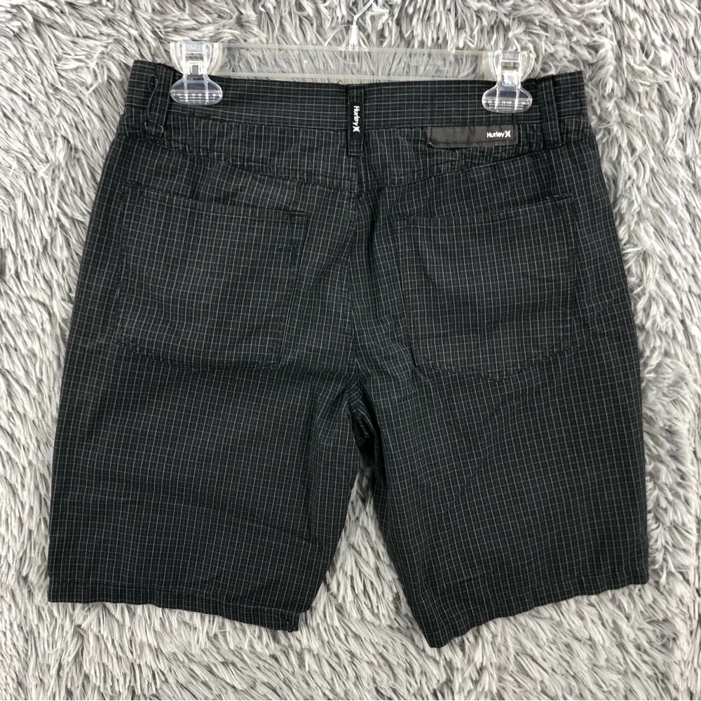 Hurley Shorts Mens Size 30 84 Slim Checkered Plaid Black Logo Chino
